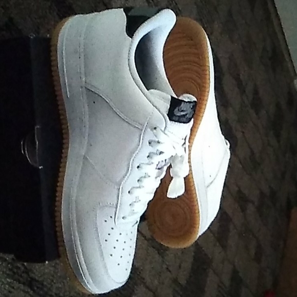 Nike shoes - Picture 4 of 4